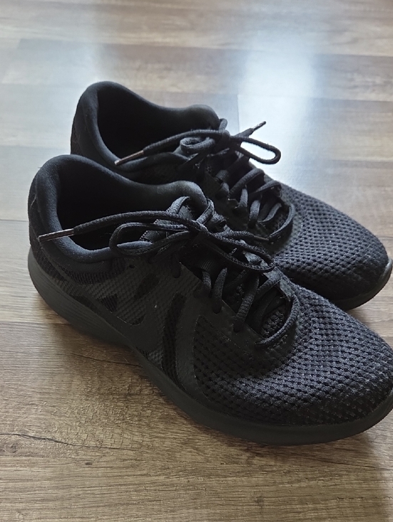 Nike Shoes - Nike Women's All-Black Lightweight Athletic Sneakers